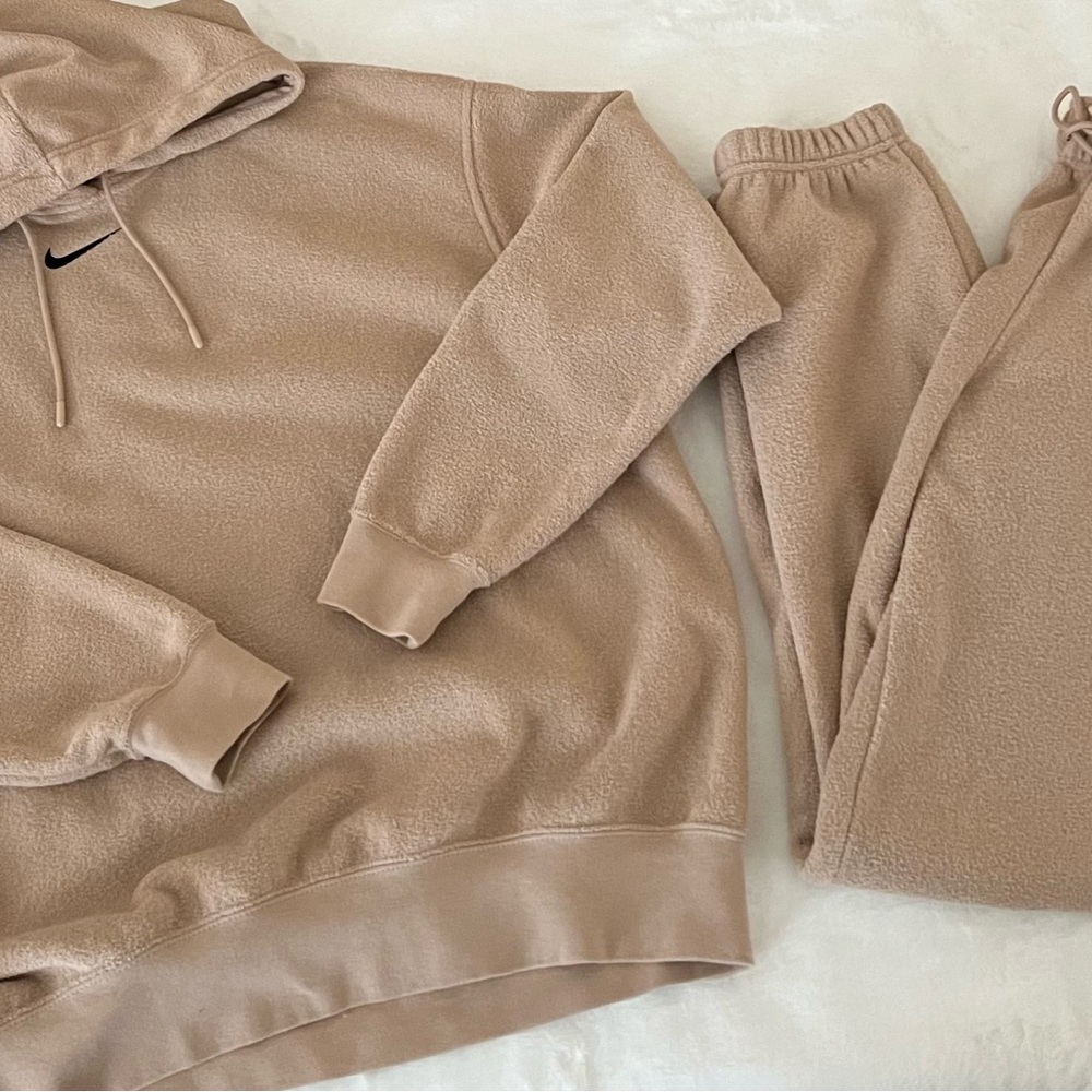 Nike lounge sweat set